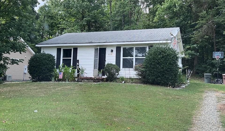 2nd image of 525 Denny Rd