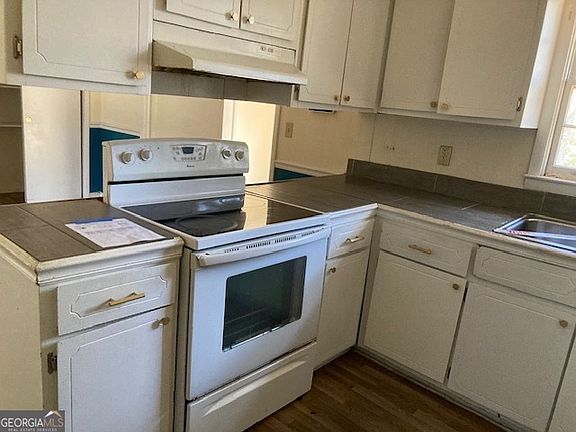 4th image of 5534 Russell Ave