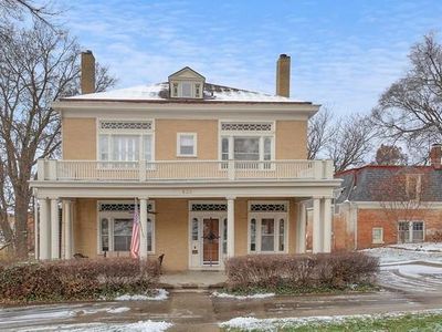 630 N 8th St, Saint Joseph, MO, 64501