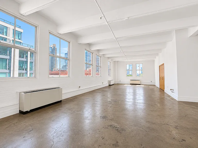 150 Bay Street — Photo 17