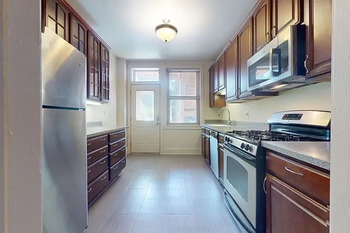 1413-15 E. 57th — Photo 19