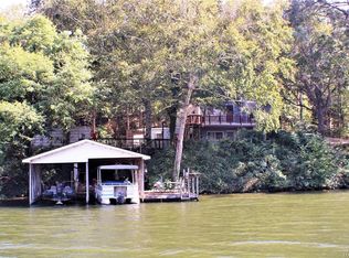 216 John Smith Dr, Deatsville, AL 36022