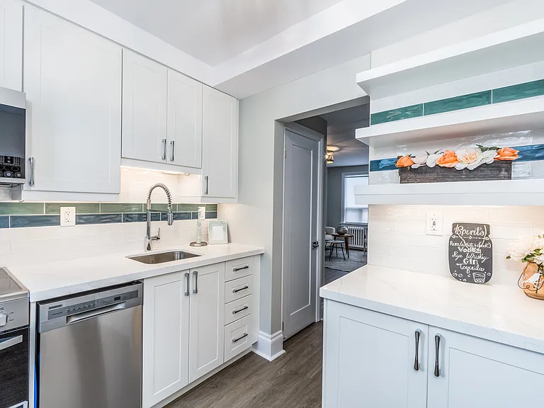 1 Kingswood Rd #1 — Photo 10