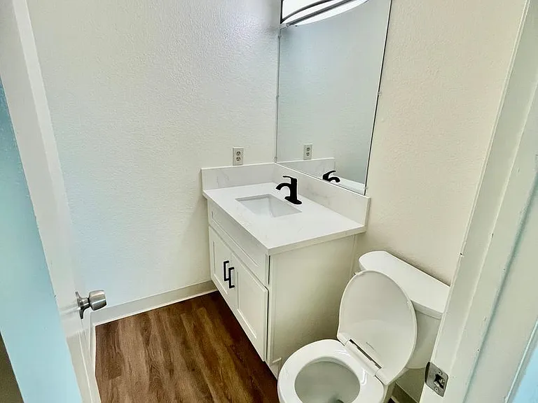 1505 Alvarado St — Photo 8