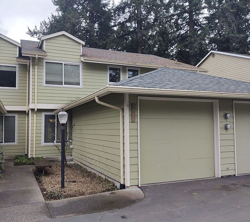 1st image of 3910 NW Fairway Ln