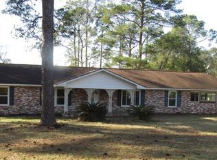 202 Stewart St, Claxton, GA 30417