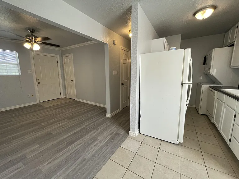 1103 NW Carroll Dr — Photo 7