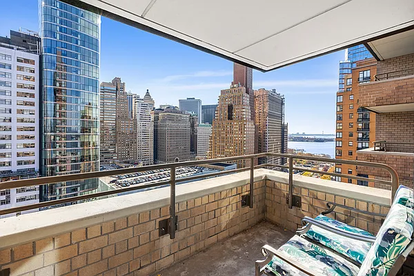 Rented by Compass | media 10