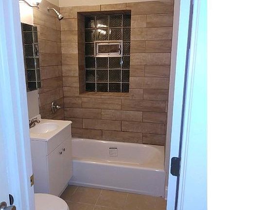 4th image of 8123 S Maryland Ave #3S