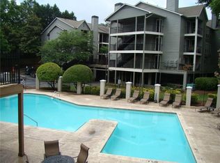 517 Granville Ct, Sandy Springs, GA 30328