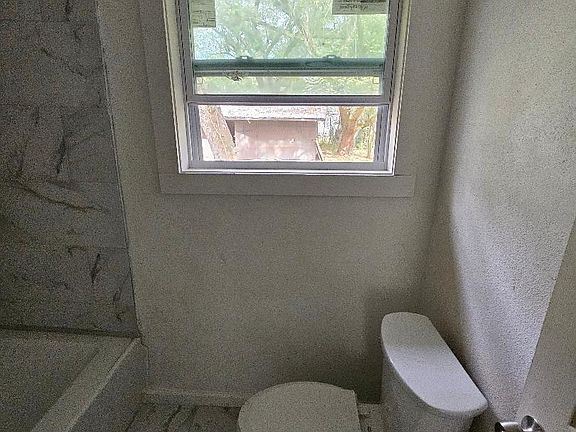3rd image of 26 Kennington Dr