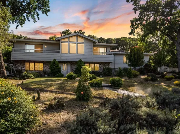 6850 Oakmont Drive, Santa Rosa, CA 95409