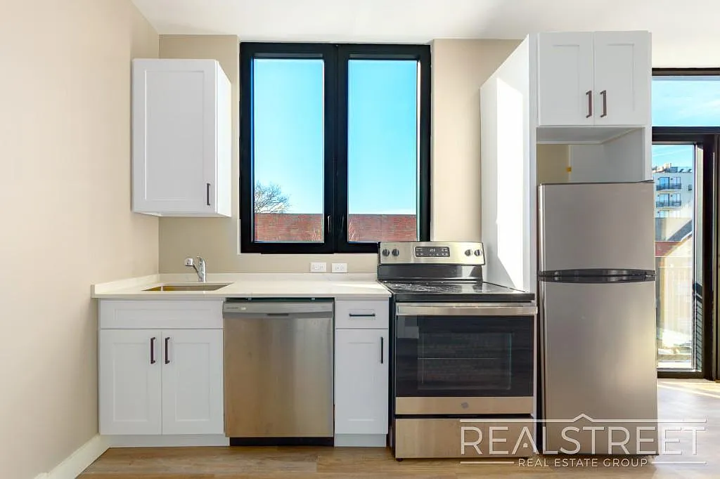 2801 Tilden Avenue — Photo 2