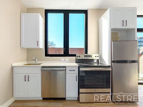 2nd image of 2801 Tilden Ave #2D