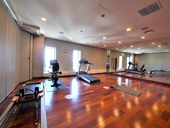 3rd image of 530 E 76th St APT 16D