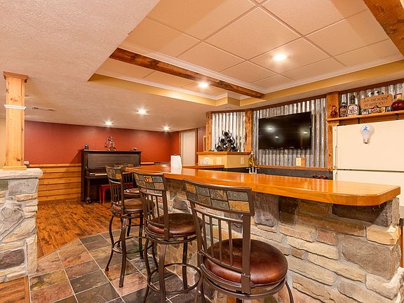 Wet bar