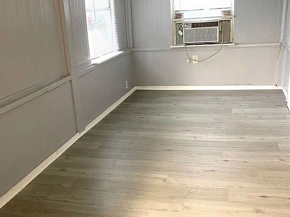 4th image of 1014 13th Ave W #9320703