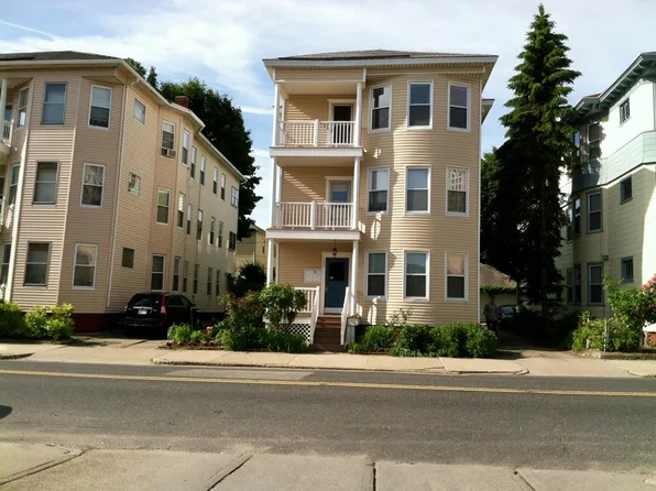 120 Elm St, Worcester, MA