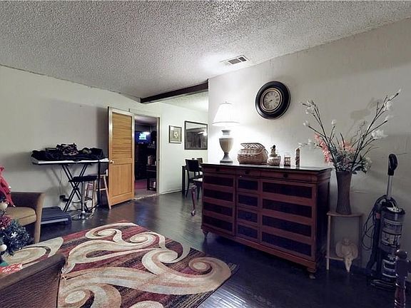 3rd image of 4411 Kelton Dr