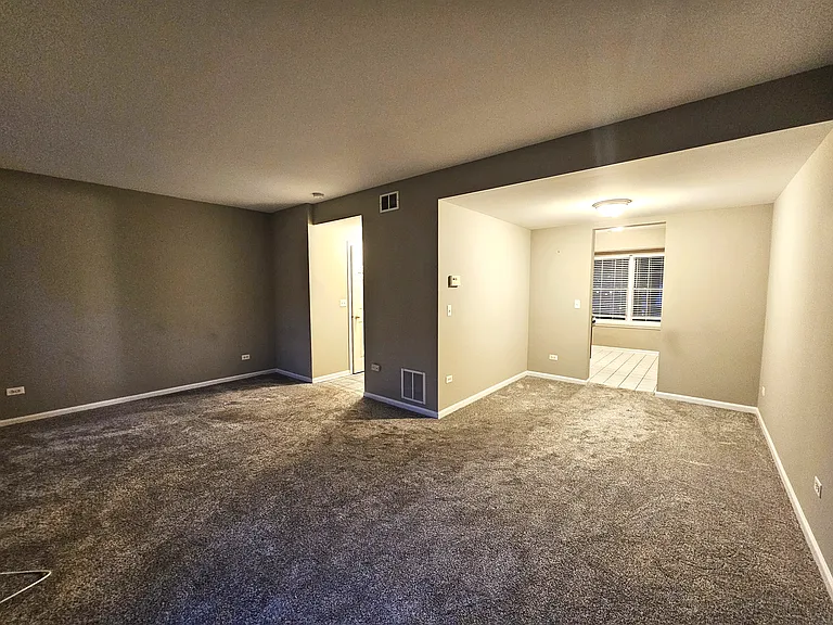 1225 N Village Dr — Photo 6