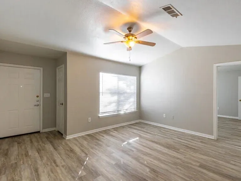 Grace Townhomes — Photo 6