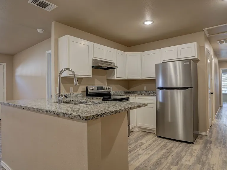 1009 Preston Trl — Photo 13
