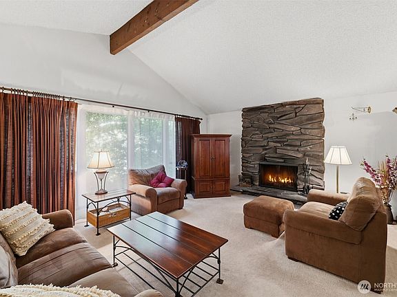 3rd image of 3325 SE Summer Place