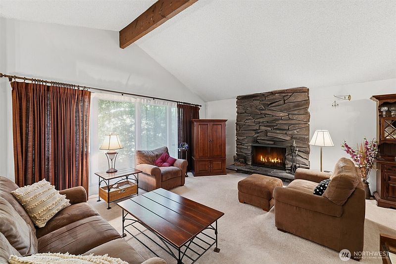3rd image of 3325 SE Summer Place