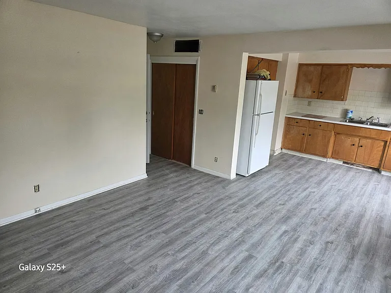 409 N 1st St #3 — Photo 3