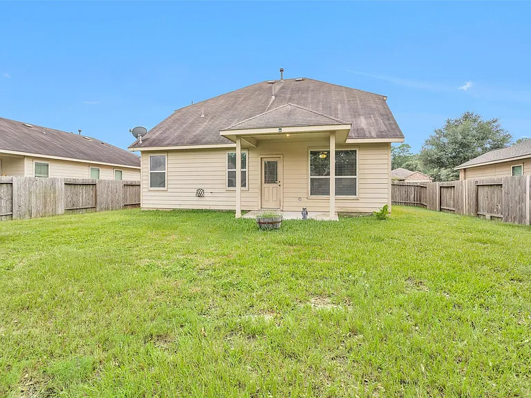 9419 Elliotts Ct — Photo 45