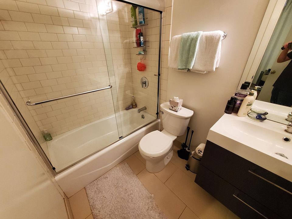 2nd image of 460 Harrison Ave #U426