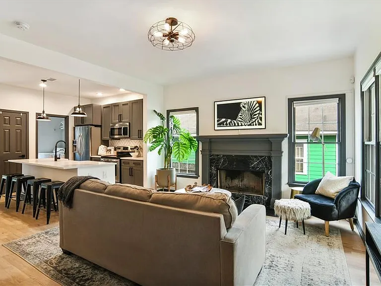 931 Fern Ave SE — Photo 2