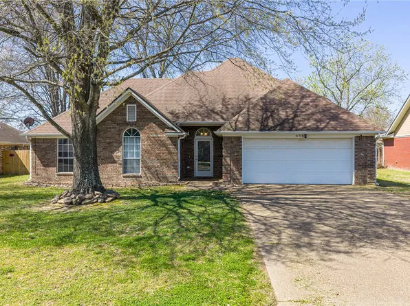 633 Meadowbrook Dr, Alma, AR 72921