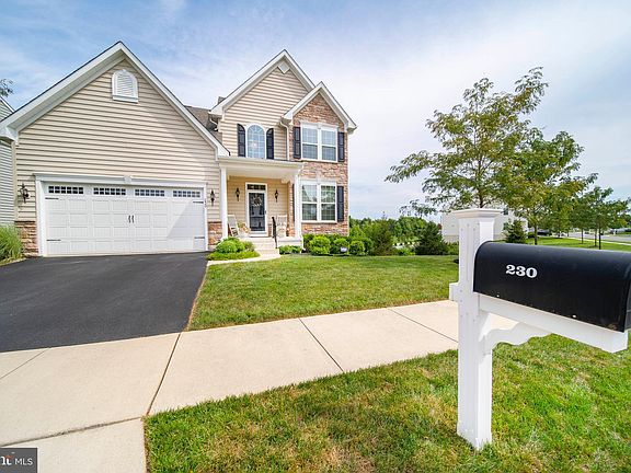 3rd image of 230 Armata Dr