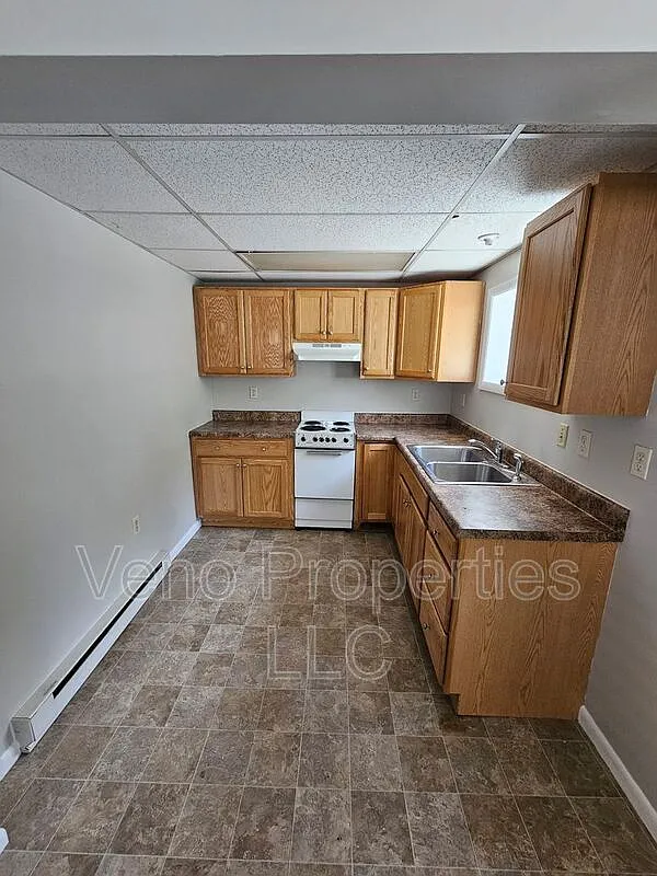 1 bed, 1.0 bath, $900 — Photo 3