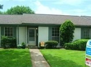 805 Garden Walk Dr, La Porte, TX 77571