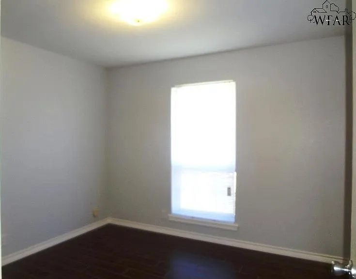 4714 Lois Ln — Photo 7