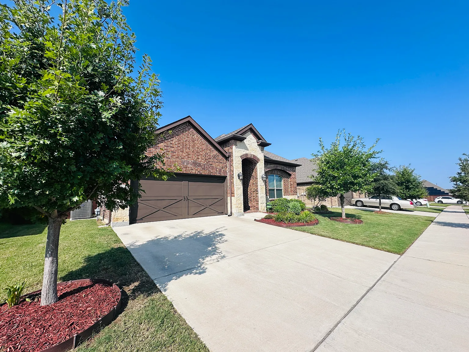 7504 Longbow Ln — Photo 3