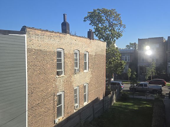 4th image of 918 N Richmond St #2