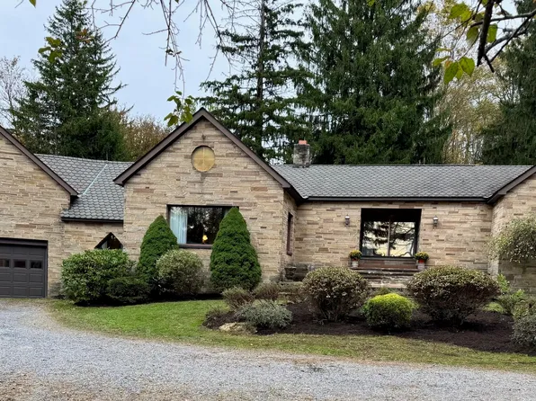 1452 Bucktail Rd, Saint Marys, PA 15857