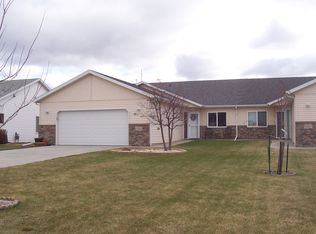 1020 33rd St S, Moorhead, MN 56560