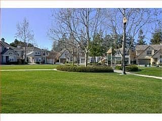 4th image of 323 Apple Blossom Ln