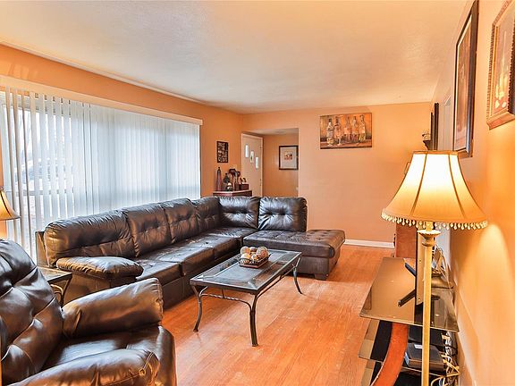 2nd image of 3327 Laconia Ct