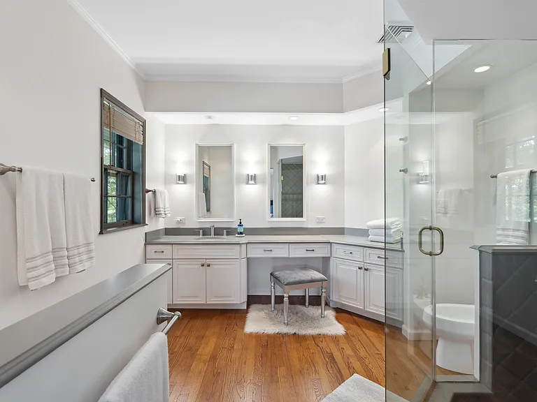 37 Beach Ln — Photo 16
