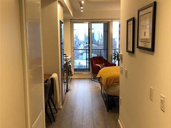 4th image of 251 Jarvis St #810