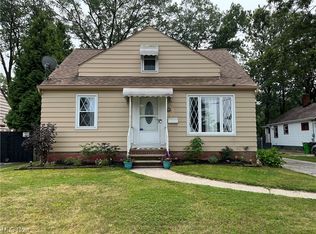 709 South St, Brooklyn Heights, OH 44131