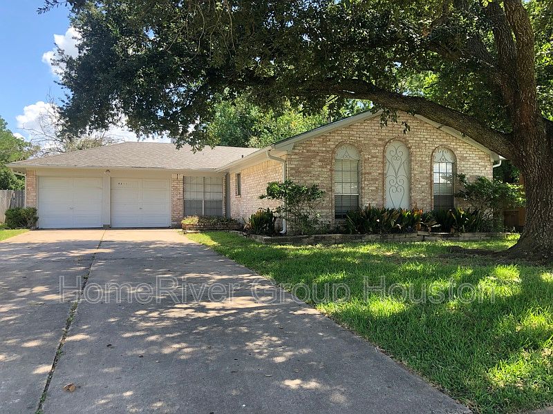 1st image of 6811 Castleview Ln