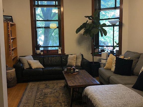 2nd image of 2321 N Oakley Ave APT 2