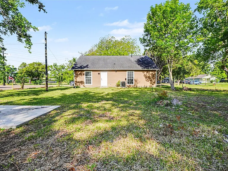 326 S Bell Dr — Photo 17