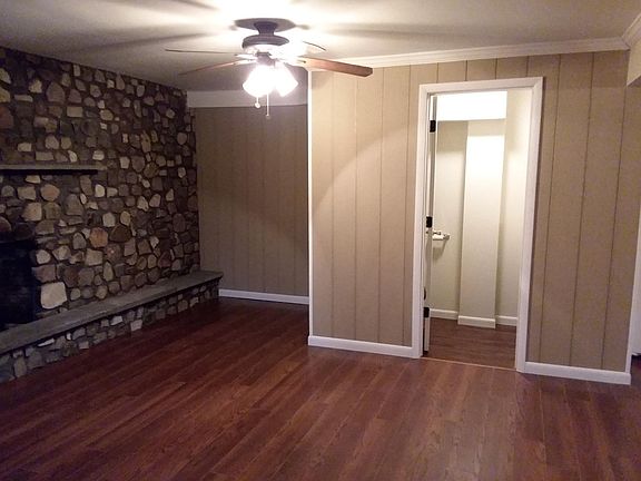 1/2 bath downstairs